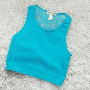 Like new crop top, size medium